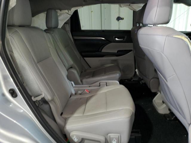 Photo 11 from auction – 2018 TOYOTA HIGHLANDER with VIN 5TDDZRFH4JS492197
