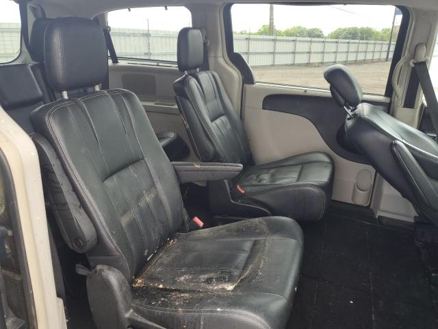 Photo 11 from auction – 2016 CHRYSLER TOWN & COU with VIN 2C4RC1BGXGR112626