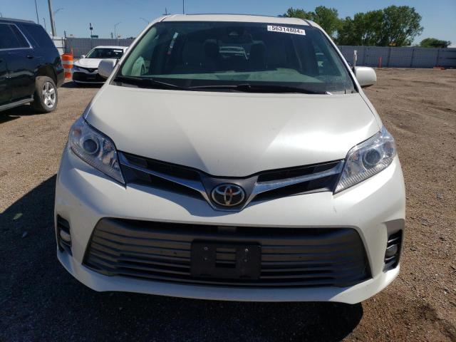 Photo 5 from auction – 2018 TOYOTA SIENNA XLE with VIN 5TDDZ3DC8JS198595