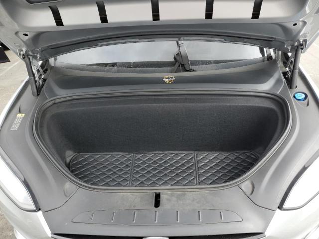 Photo 11 from auction – 2017 TESLA MODEL X with VIN 5YJXCAE24HF055800