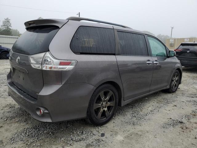 Photo 3 from auction – 2017 TOYOTA SIENNA SE with VIN 5TDXZ3DCXHS776168