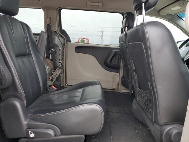 Photo 11 from auction – 2016 CHRYSLER TOWN & COU with VIN 2C4RC1BG4GR110662