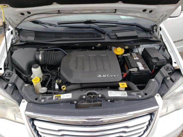 Photo 11 from auction – 2016 CHRYSLER TOWN & COU with VIN 2C4RC1BG6GR159524