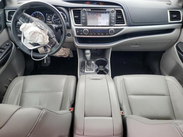 Photo 8 from auction – 2018 TOYOTA HIGHLANDER with VIN 5TDKZRFH1JS279635