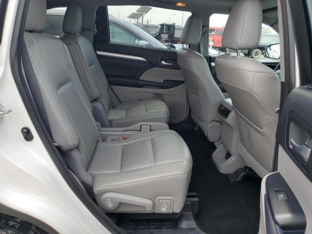 Photo 11 from auction – 2015 TOYOTA HIGHLANDER with VIN 5TDJKRFH0FS125036