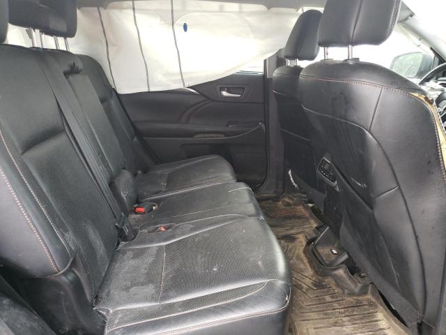 Photo 11 from auction – 2017 TOYOTA HIGHLANDER with VIN 5TDYZRFHXHS228512