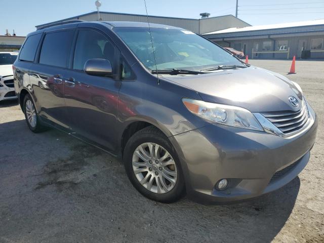 Photo 4 from auction – 2013 TOYOTA SIENNA XLE with VIN 5TDYK3DC8DS297542