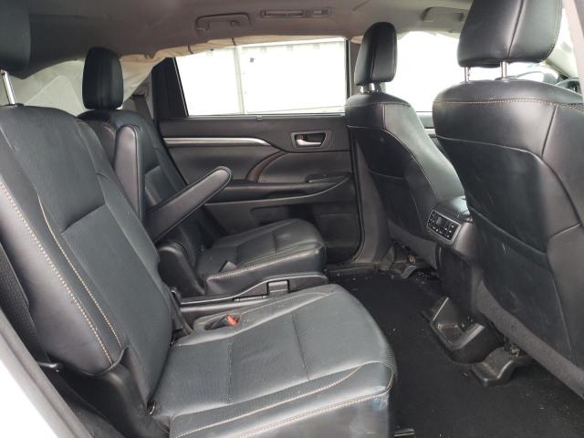 Photo 11 from auction – 2017 TOYOTA HIGHLANDER with VIN 5TDDZRFH8HS481830
