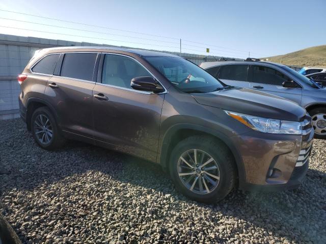 Photo 4 from auction – 2018 TOYOTA HIGHLANDER with VIN 5TDJZRFH7JS899420