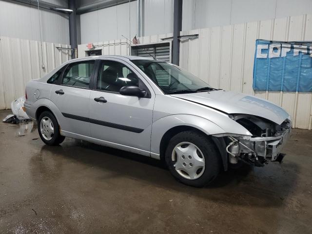 Foto 4 de la subasta – 2000 FORD FOCUS LX con VIN 1FAFP33P2YW255747