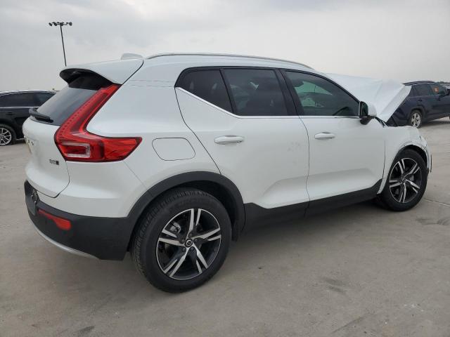 Photo 3 from auction – 2023 VOLVO XC40 PLUS with VIN YV4L12UEXP2086022