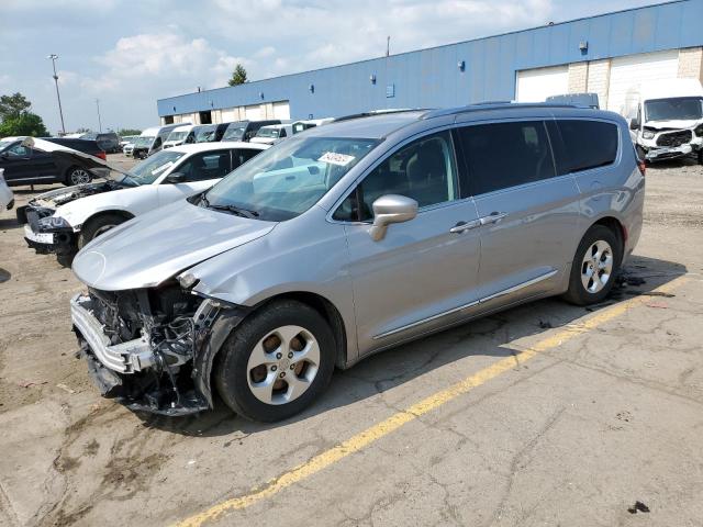 CHRYSLER PACIFICA T 2017 with VIN 2C4RC1EG2HR519370 - Photo from auction
