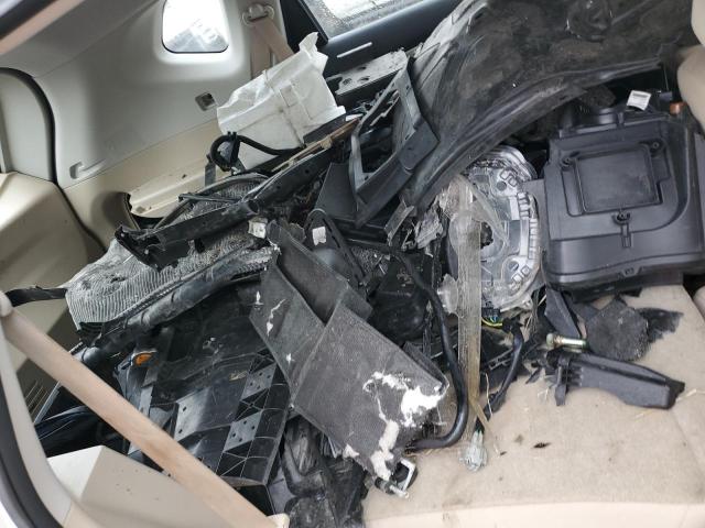 Photo 13 from auction – 2016 NISSAN ROGUE S with VIN JN8AT2MT9GW011697