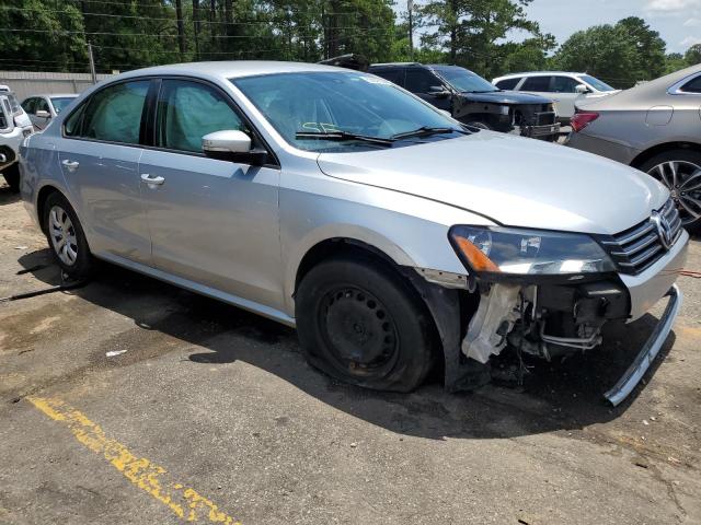 Photo 4 from auction – 2015 VOLKSWAGEN PASSAT S with VIN 1VWAS7A35FC067505
