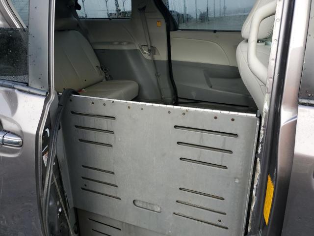 Photo 11 from auction – 2011 TOYOTA SIENNA XLE with VIN 5TDYK3DC1BS100529