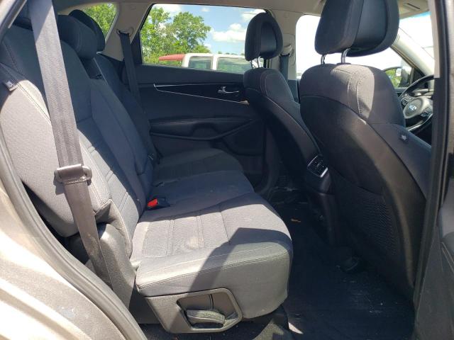 Photo 11 from auction – 2016 KIA SORENTO LX with VIN 5XYPG4A35GG085609