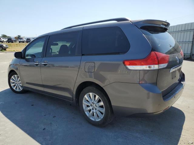 Zdjęcie 2 z aukcji – 2013 TOYOTA SIENNA XLE z VIN 5TDDK3DC8DS059625