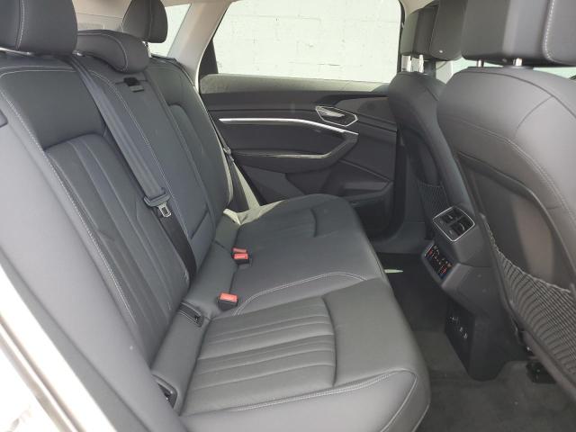 Photo 11 from auction – 2019 AUDI E-TRON PRE with VIN WA1LAAGE5KB021901