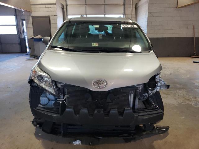 Photo 5 from auction – 2016 TOYOTA SIENNA LE with VIN 5TDKK3DC3GS737967