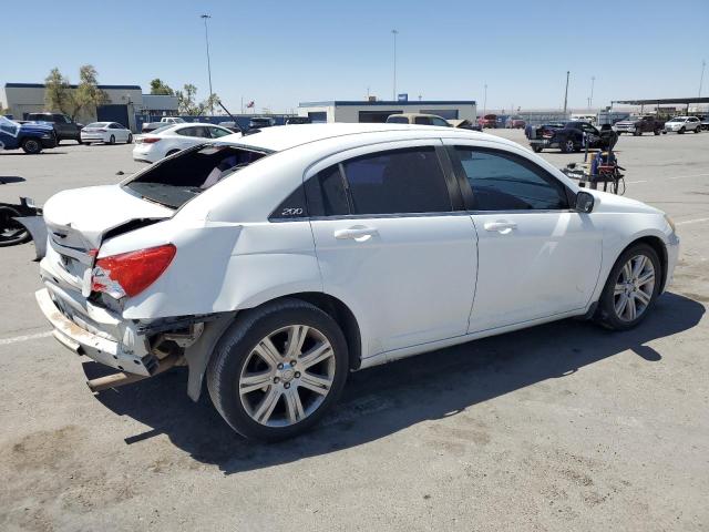 Photo 3 from auction – 2012 CHRYSLER 200 LX with VIN 1C3CCBAB3CN179890