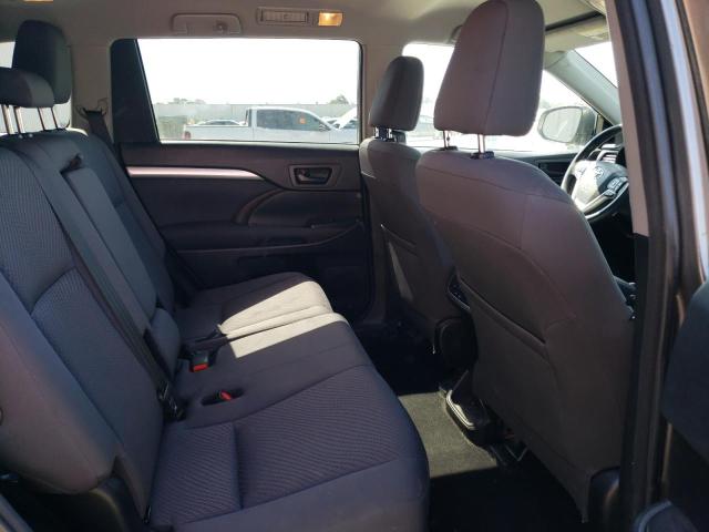 Photo 11 from auction – 2018 TOYOTA HIGHLANDER with VIN 5TDZZRFH3JS237756