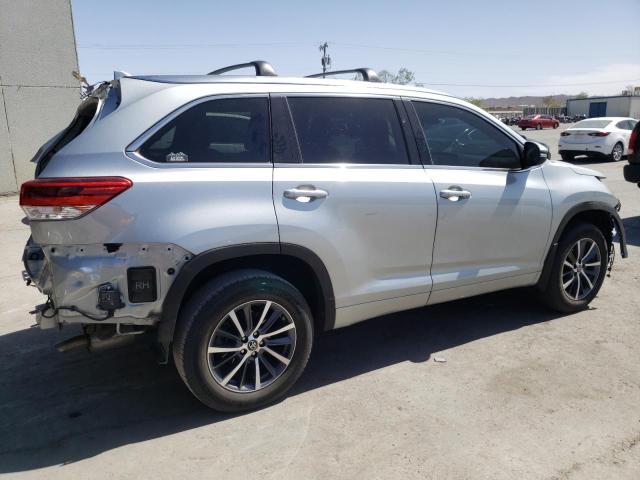 Photo 3 from auction – 2018 TOYOTA HIGHLANDER with VIN 5TDKZRFH3JS539632