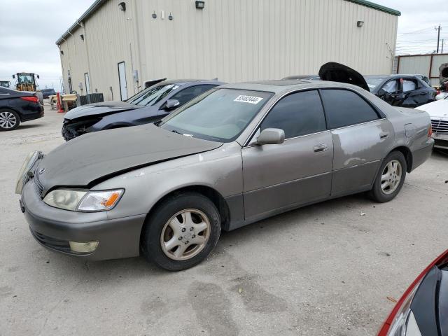 LEXUS ES 300 1998 with VIN JT8BF28G4W5039317 - Photo from auction