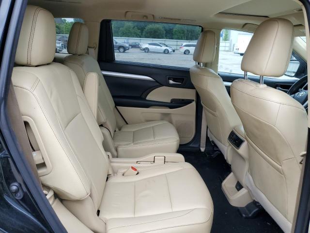 Photo 10 from auction – 2018 TOYOTA HIGHLANDER with VIN 5TDJZRFH8JS544059