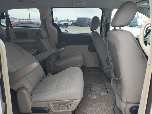 Photo 11 from auction – 2010 CHRYSLER TOWN & COU with VIN 2A4RR5D12AR113401