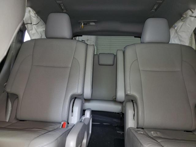 Photo 10 from auction – 2018 TOYOTA HIGHLANDER with VIN 5TDDZRFH4JS492197