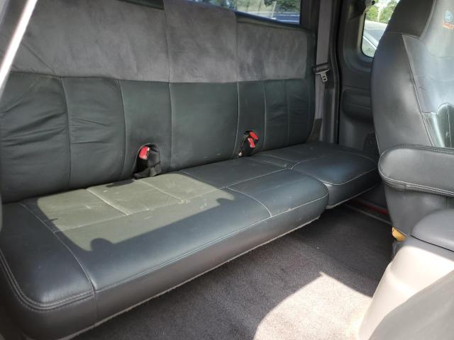 Photo 10 from auction – 2000 FORD F150 with VIN 1FTRX18L3YNA68640