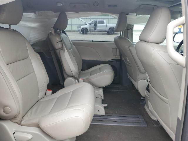 Photo 11 from auction – 2018 TOYOTA SIENNA XLE with VIN 5TDYZ3DCXJS931070