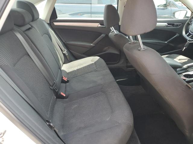 Photo 10 from auction – 2016 VOLKSWAGEN PASSAT S with VIN 1VWAS7A35GC065142
