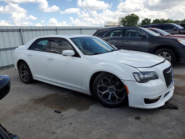 Photo 4 from auction – 2018 CHRYSLER 300 S with VIN 2C3CCABG9JH244719