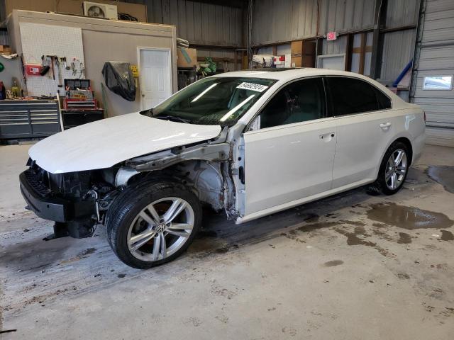 Photo 1 from auction – 2015 VOLKSWAGEN PASSAT SE with VIN 1VWBV7A31FC101175