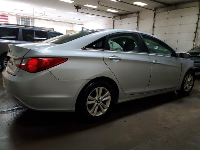 Photo 3 from auction – 2013 HYUNDAI SONATA GLS with VIN 5NPEB4AC2DH700000