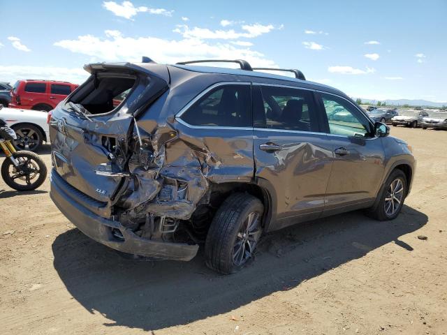 Photo 3 from auction – 2017 TOYOTA HIGHLANDER with VIN 5TDKZRFH2HS507412