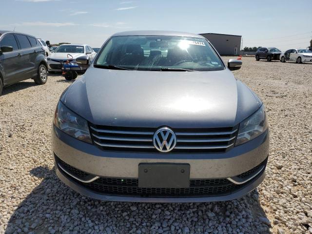 Photo 5 from auction – 2015 VOLKSWAGEN PASSAT S with VIN 1VWAT7A35FC041080
