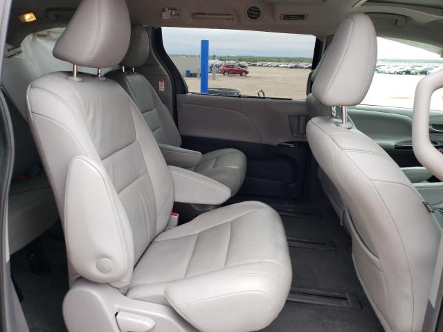 Photo 11 from auction – 2018 TOYOTA SIENNA XLE with VIN 5TDDZ3DC9JS194720