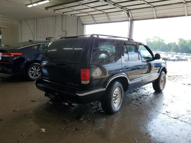 Photo 3 from auction – 1997 CHEVROLET BLAZER with VIN 1GNDT13W2V2220550