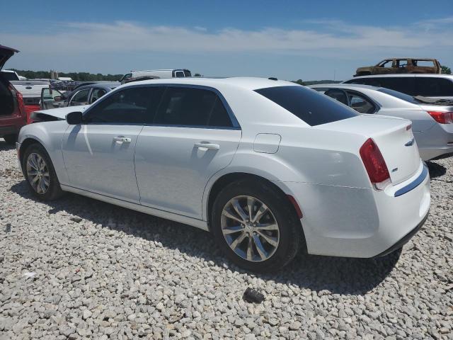 Photo 2 from auction – 2017 CHRYSLER 300 LIMITE with VIN 2C3CCARG4HH514147