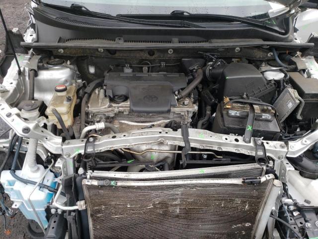 Photo 11 from auction – 2015 TOYOTA RAV4 LE with VIN JTMBFREV4FD137332