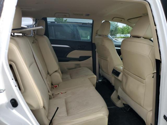 Photo 11 from auction – 2015 TOYOTA HIGHLANDER with VIN 5TDZKRFH0FS059512