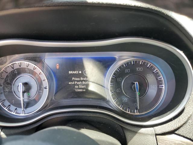 Photo 9 from auction – 2015 CHRYSLER 300 LIMITE with VIN 2C3CCAAG0FH814213