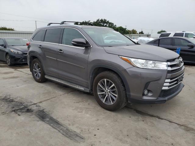 Photo 4 from auction – 2017 TOYOTA HIGHLANDER with VIN 5TDJZRFH0HS404095