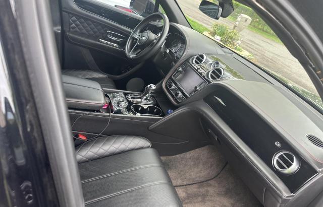 Photo 5 from auction – 2017 BENTLEY BENTAYGA with VIN SJAAC2ZV2HC014564