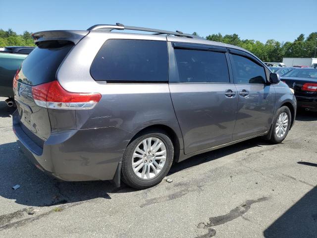 Photo 3 from auction – 2011 TOYOTA SIENNA XLE with VIN 5TDYK3DC1BS109182