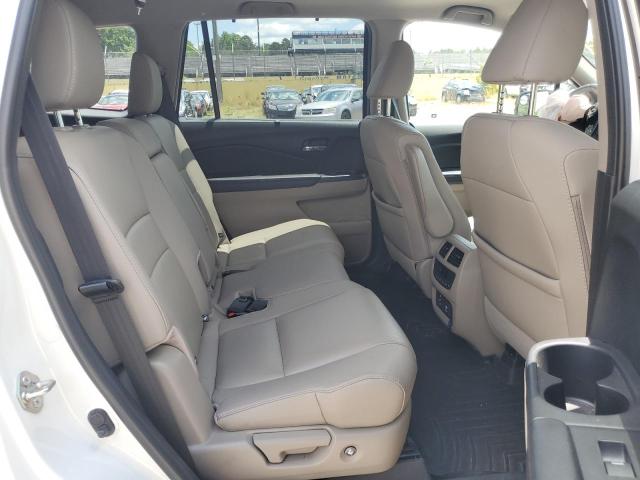 Photo 11 from auction – 2017 HONDA PILOT TOUR with VIN 5FNYF5H93HB022864