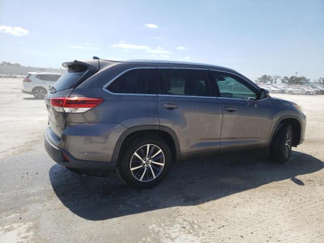 Photo 3 from auction – 2017 TOYOTA HIGHLANDER with VIN 5TDKZRFH8HS512713