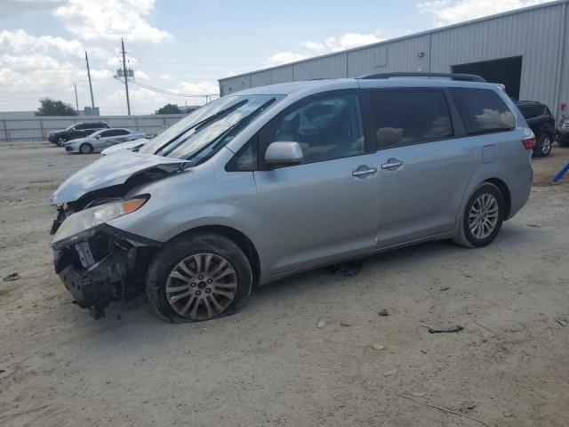 TOYOTA SIENNA XLE 2016 with VIN 5TDYK3DC7GS749324 - Photo from auction
